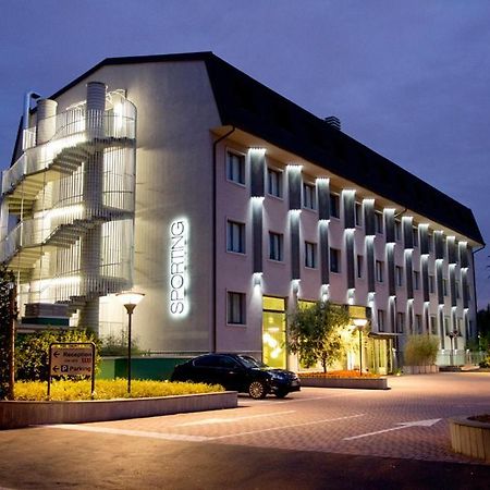 Hotel Sporting Cologno Колоньо-Монцезе Экстерьер фото