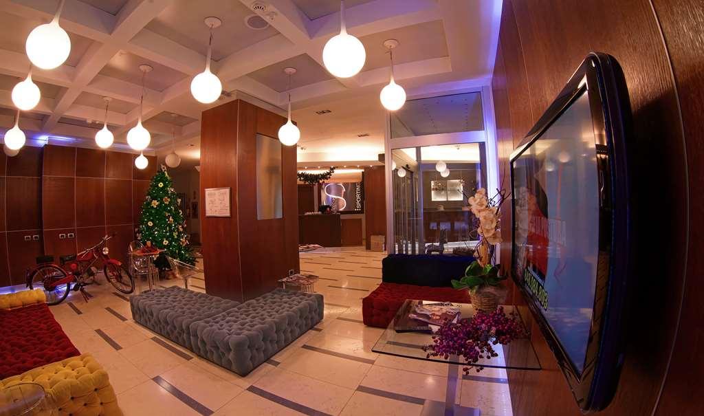 Hotel Sporting Cologno Колоньо-Монцезе Интерьер фото